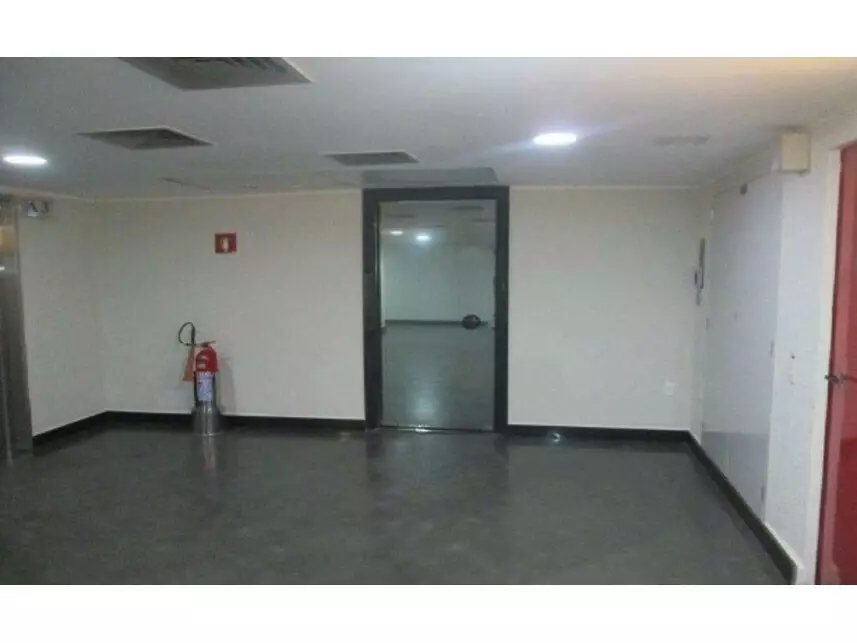 Salas Comerciais à venda em leilão