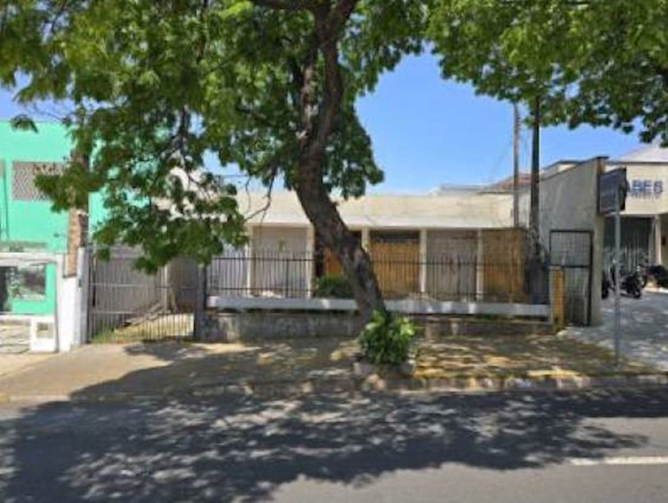 Casa, Padrão, 0 vaga(s) de garagem