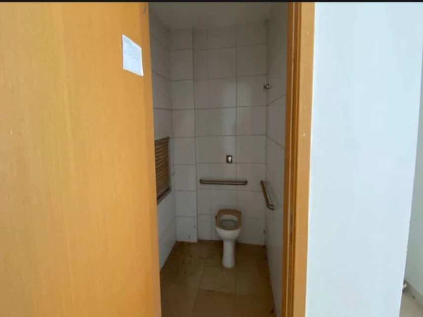 Salão Comercial à venda em leilão - foto 2