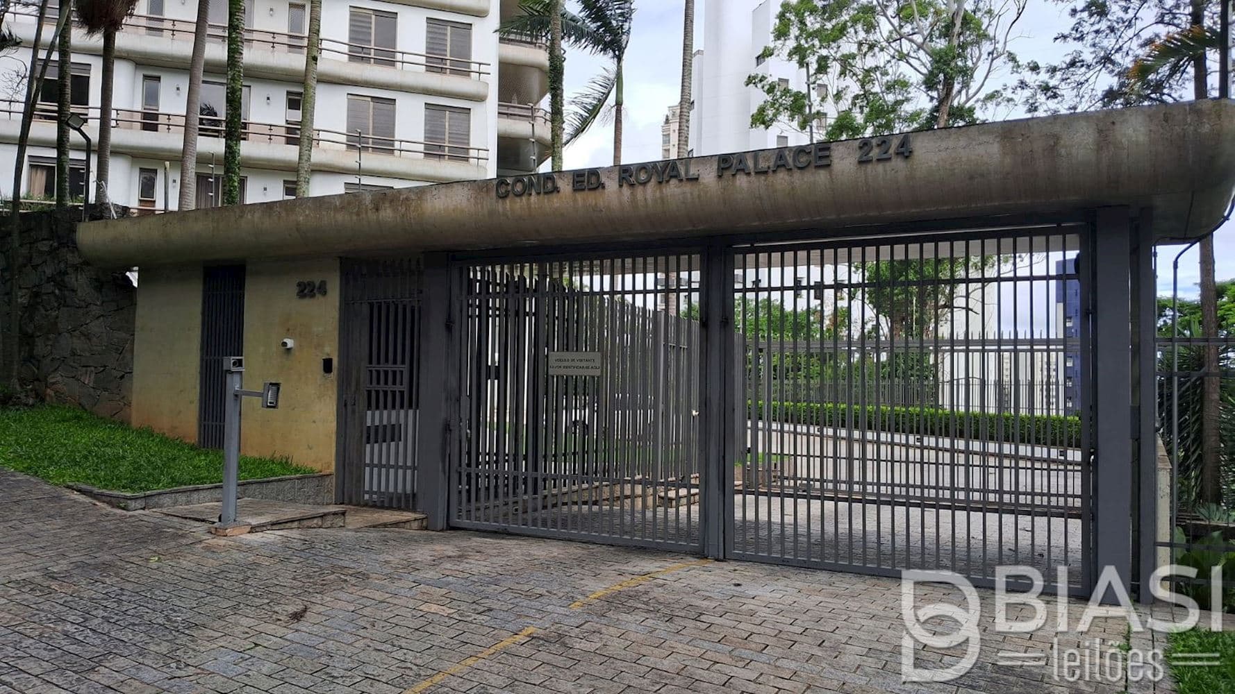 Apartamento no "Edifício Royal Palace" - Vila Suzana - São Paulo/SP - foto 2