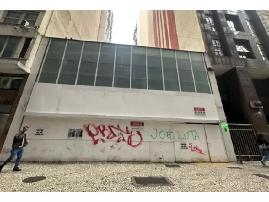 Prédio Comercial à venda em leilão - foto 4