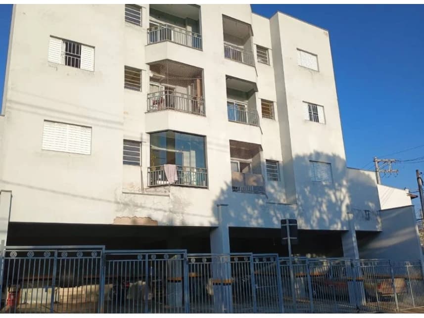 Apartamento à venda em leilão - foto 2
