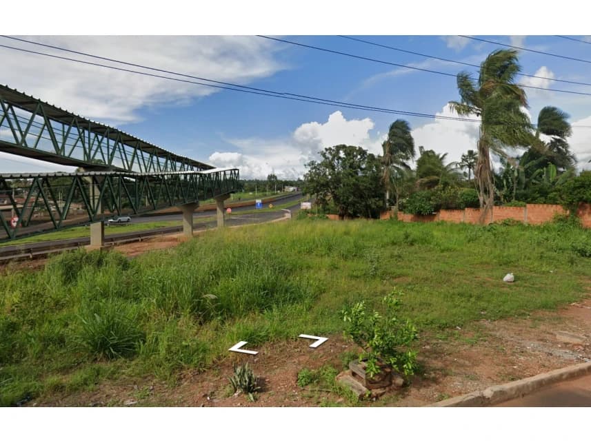 Terreno à venda em leilão