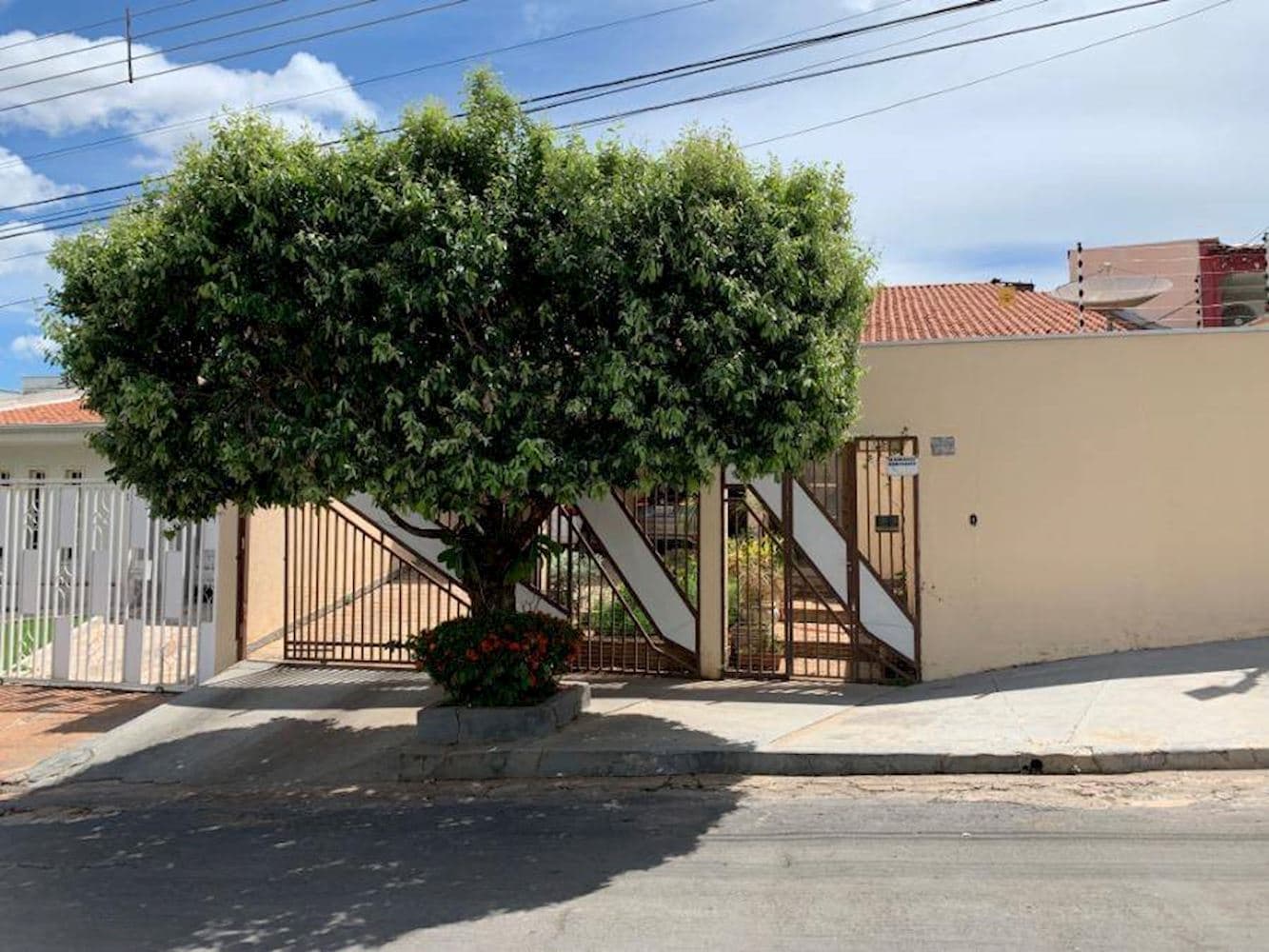 Casa, Padrão, 0 vaga(s) de garagem