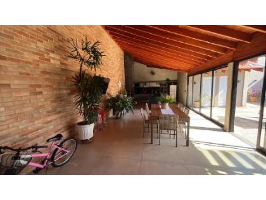 Casa à venda em leilão - foto 2