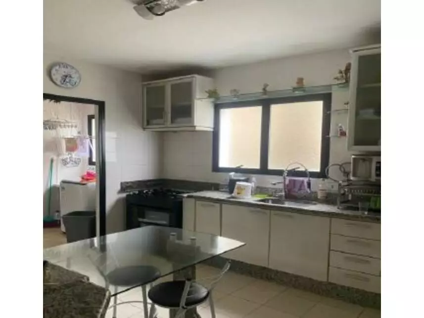 Apartamento à venda em leilão - foto 2