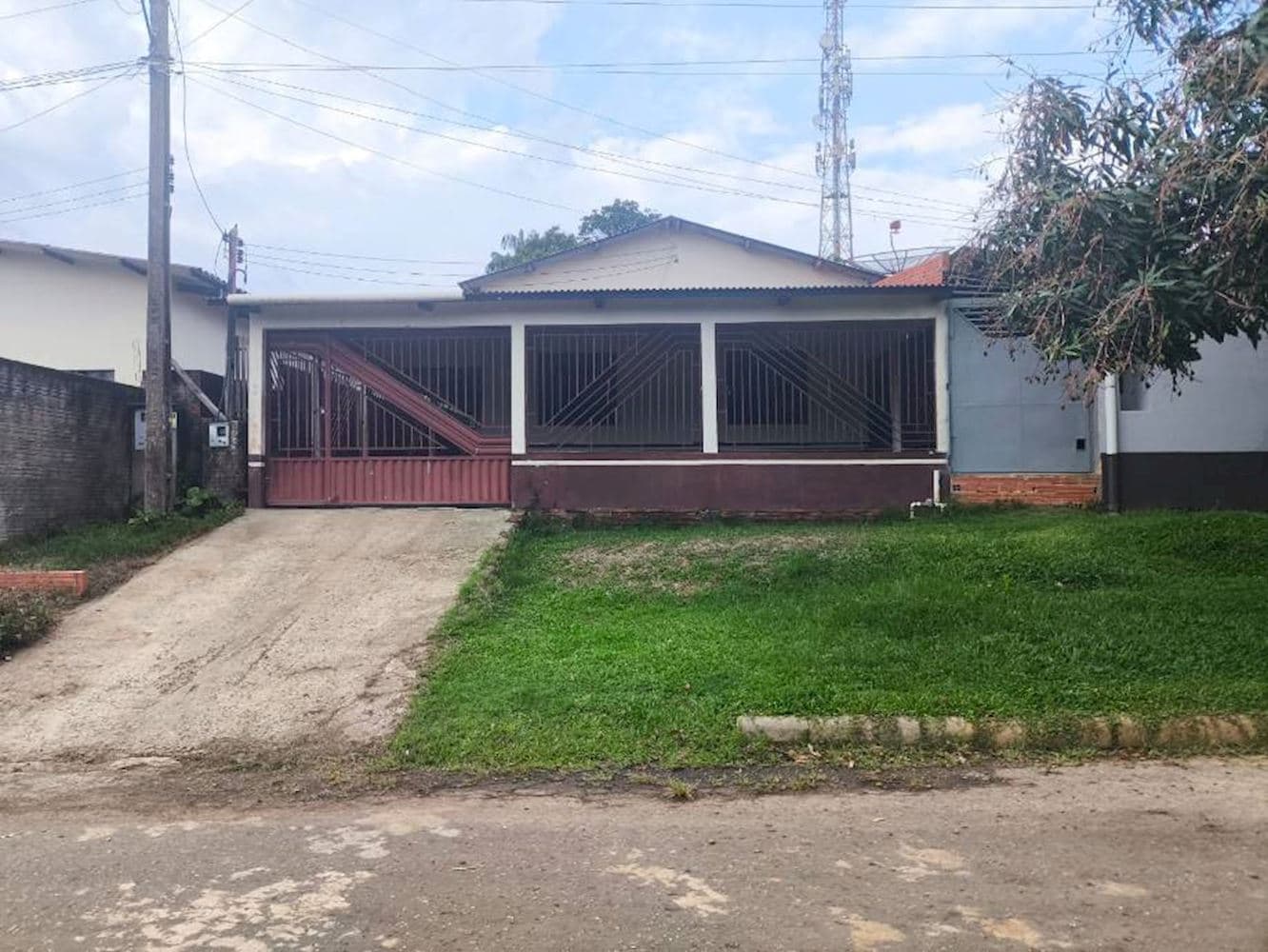 Casa, Padrão, 0 vaga(s) de garagem