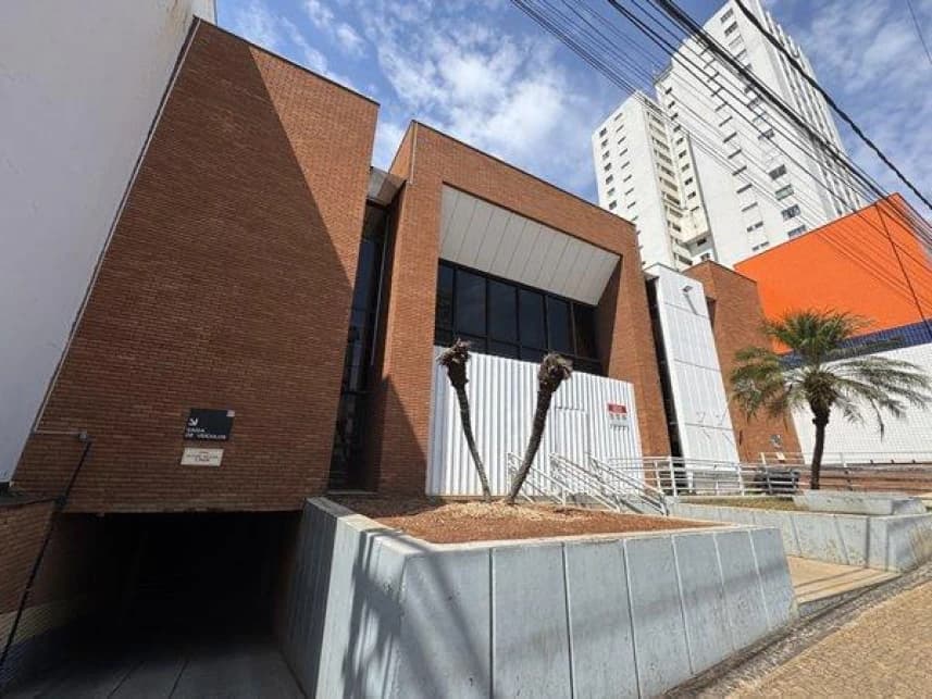 Prédio Comercial à venda em leilão - foto 4