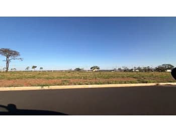 Terreno à venda em leilão